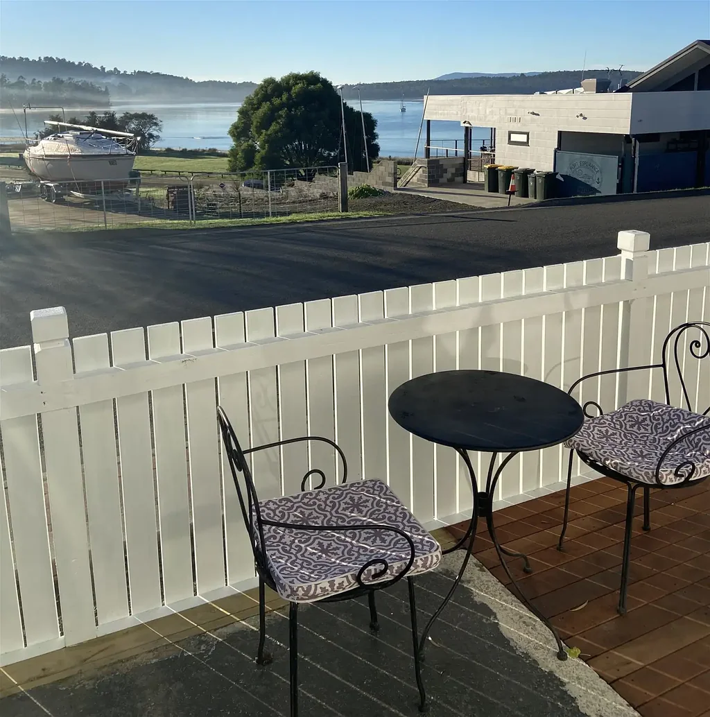 DOVER  Relaxed living close to beach