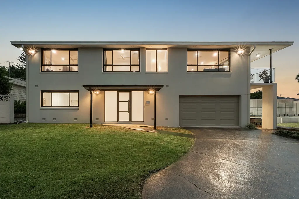 Sylvania 4ਬੈੱਡਰੂਮ Renovated haven offers sublime water view lifestyle