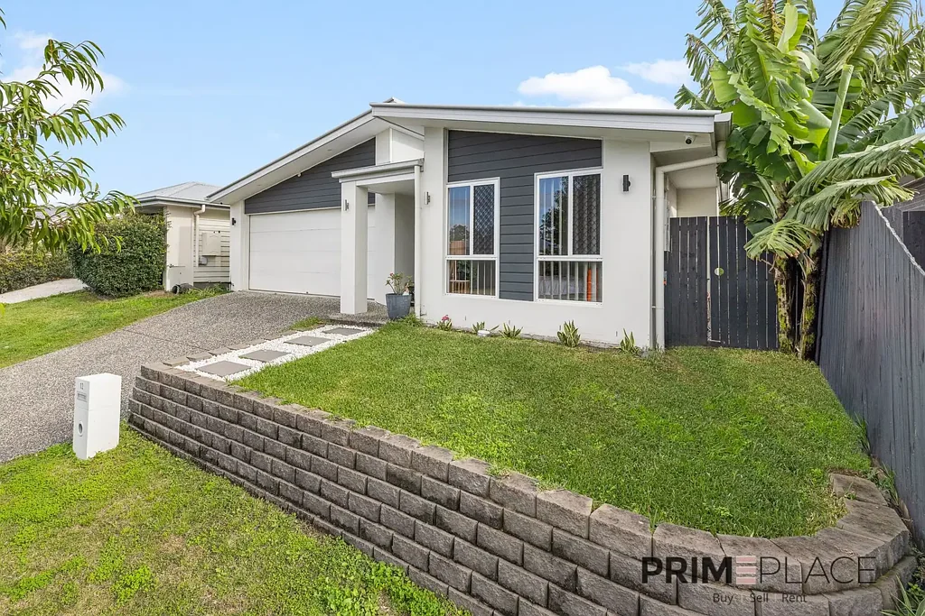 Modern Family Living with Comfort & Convenience in the Heart of Collingwood Park