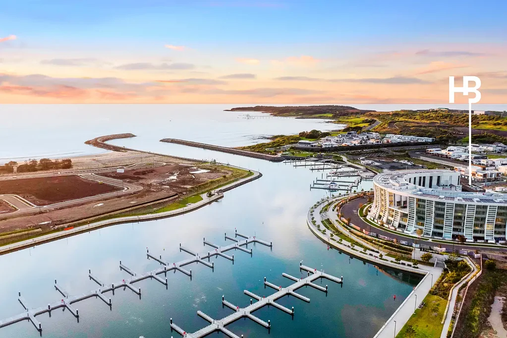 Shell Cove 1 Bedroom Waterfront Living.