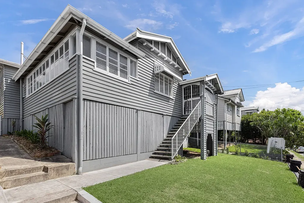 3 BEDROOM QUEENSLANDER IN WINDSOR