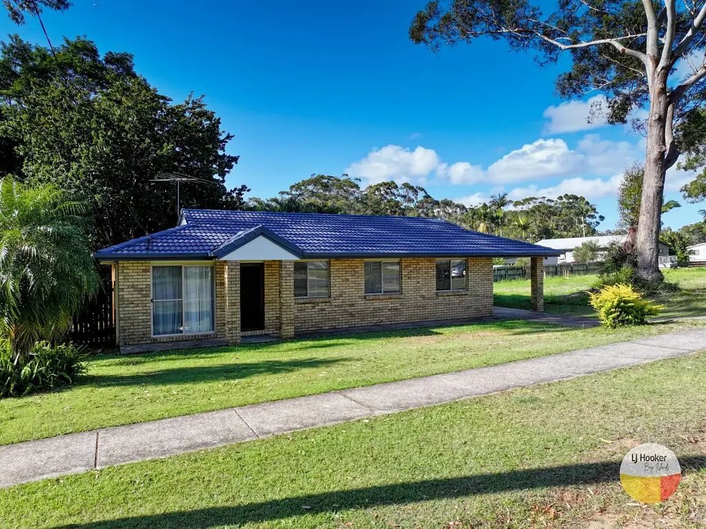 Russell Island 4Moenga Freshly Renovated 4-Bedroom Brick Home in Prime Island Location