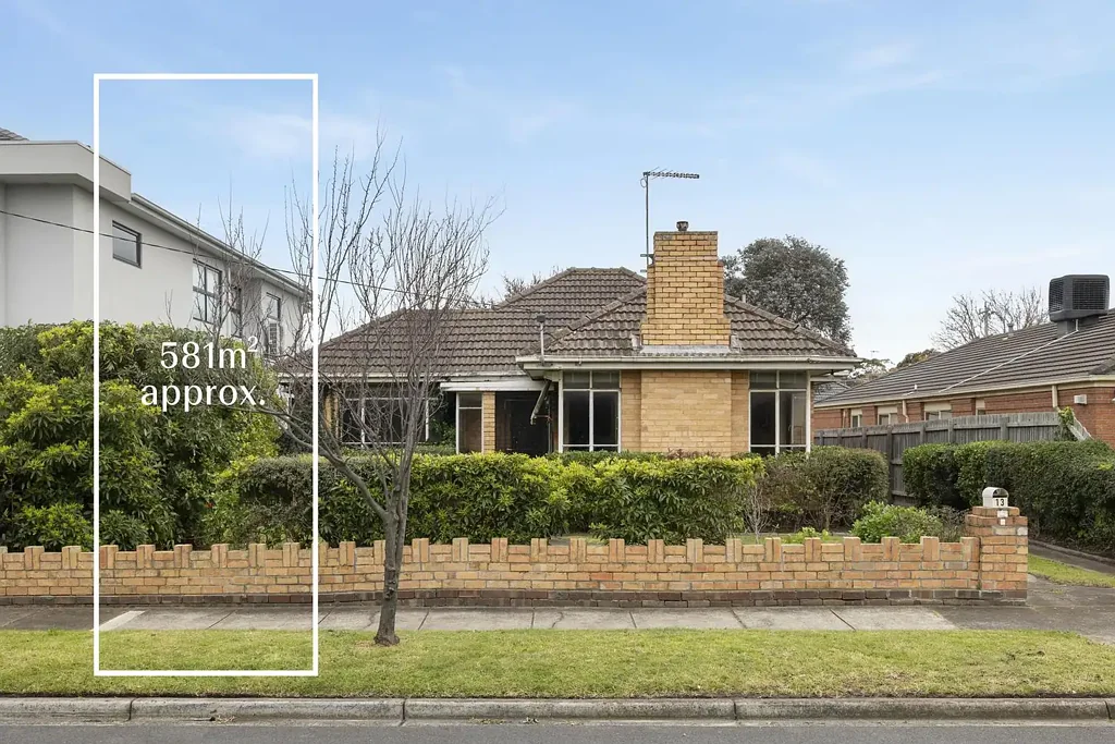 Ormond 2ਬੈੱਡਰੂਮ North facing potential in the McKinnon zone
