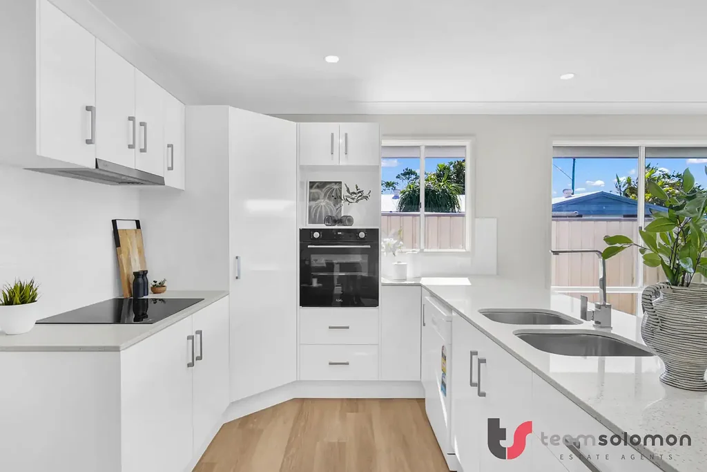Victoria Point 4 Bedroom BRAND NEW - LOW MAINTENANCE!