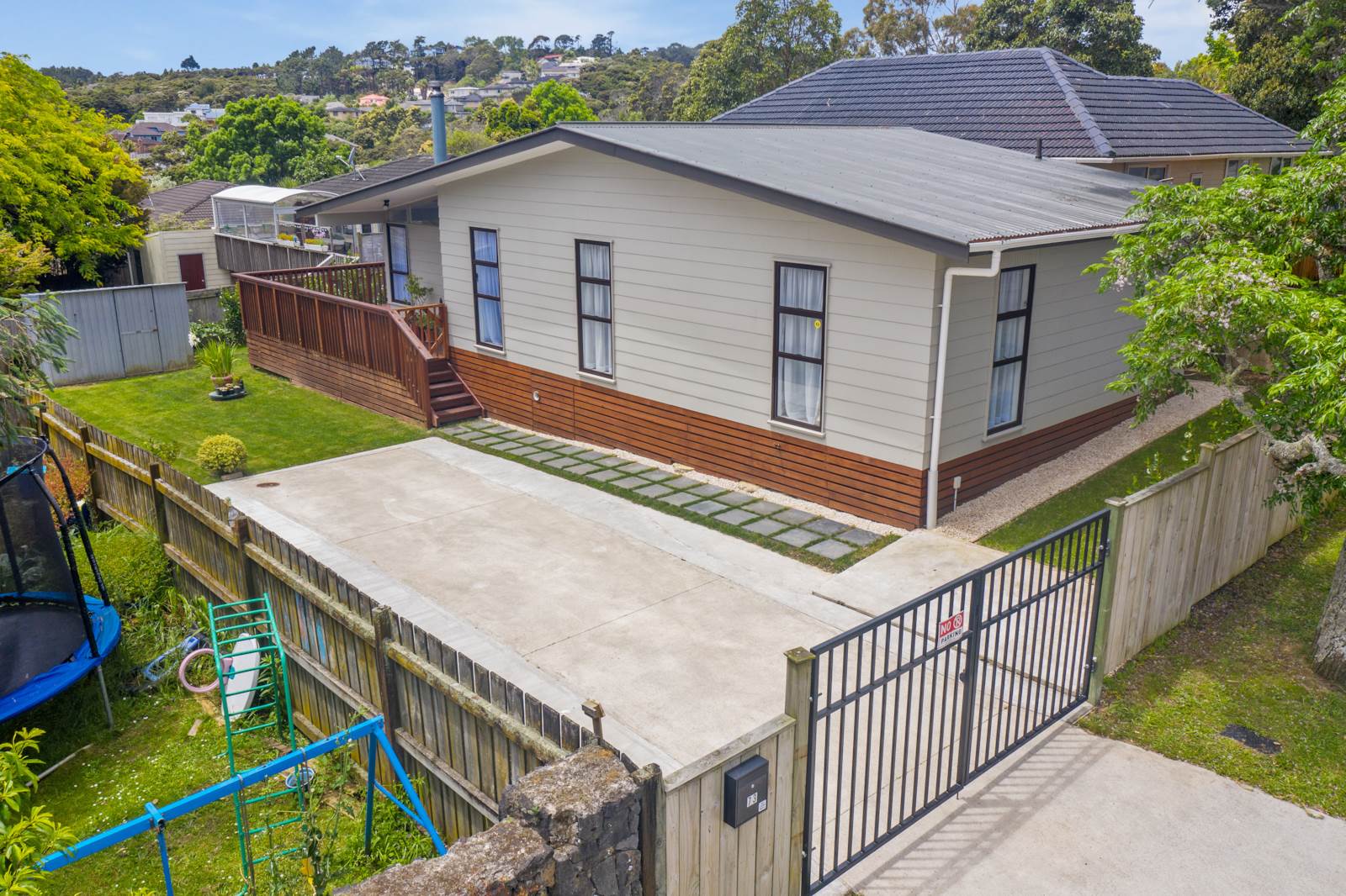 73 Bayview Road, Bayview, Auckland - North Shore, 3 Bedrooms, 1 Bathrooms