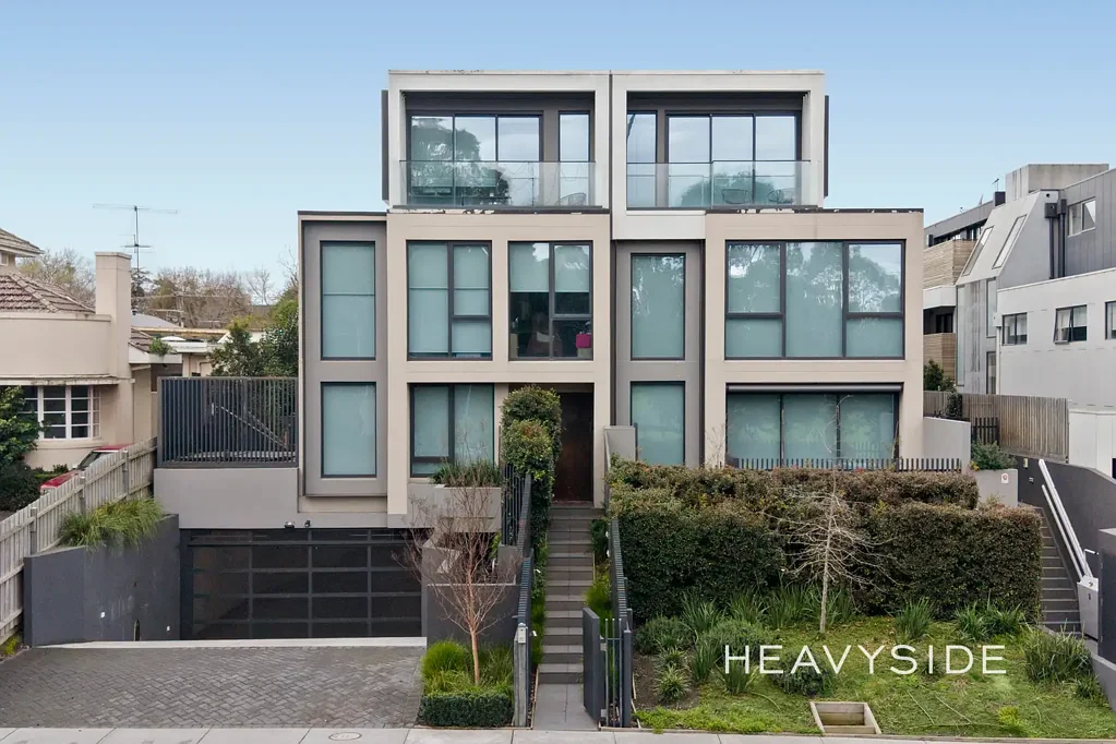 Balwyn North 3 Slaapkamer Built 2021 | Modern Three-Level Living with Space, Style & Privacy
