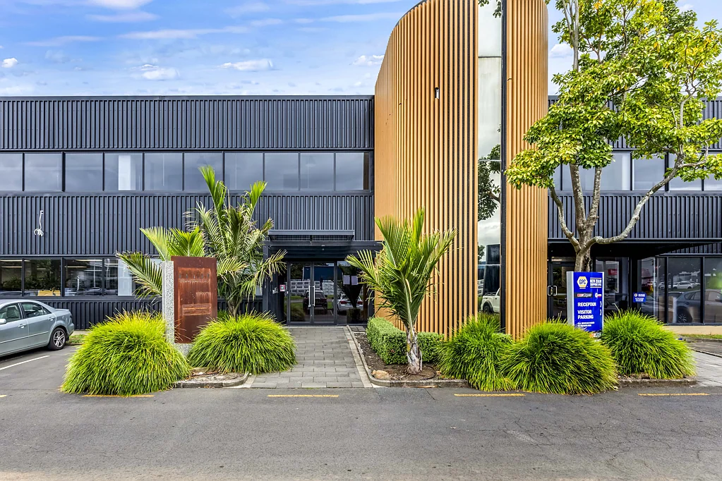 Mount Wellington Recently refurbished with excellent car parking
