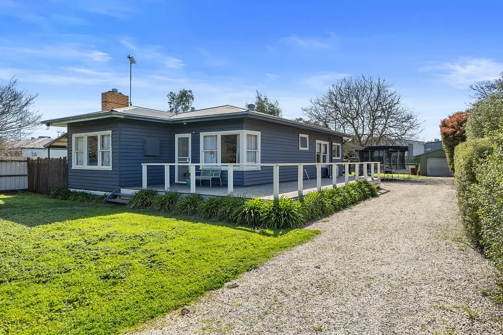 93 Livingstone St, Avenel, VIC 3664