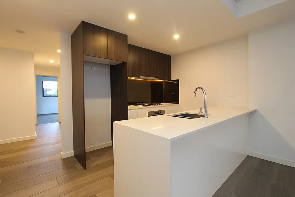 Stylish apartment in a sought-after lifestyle location!!