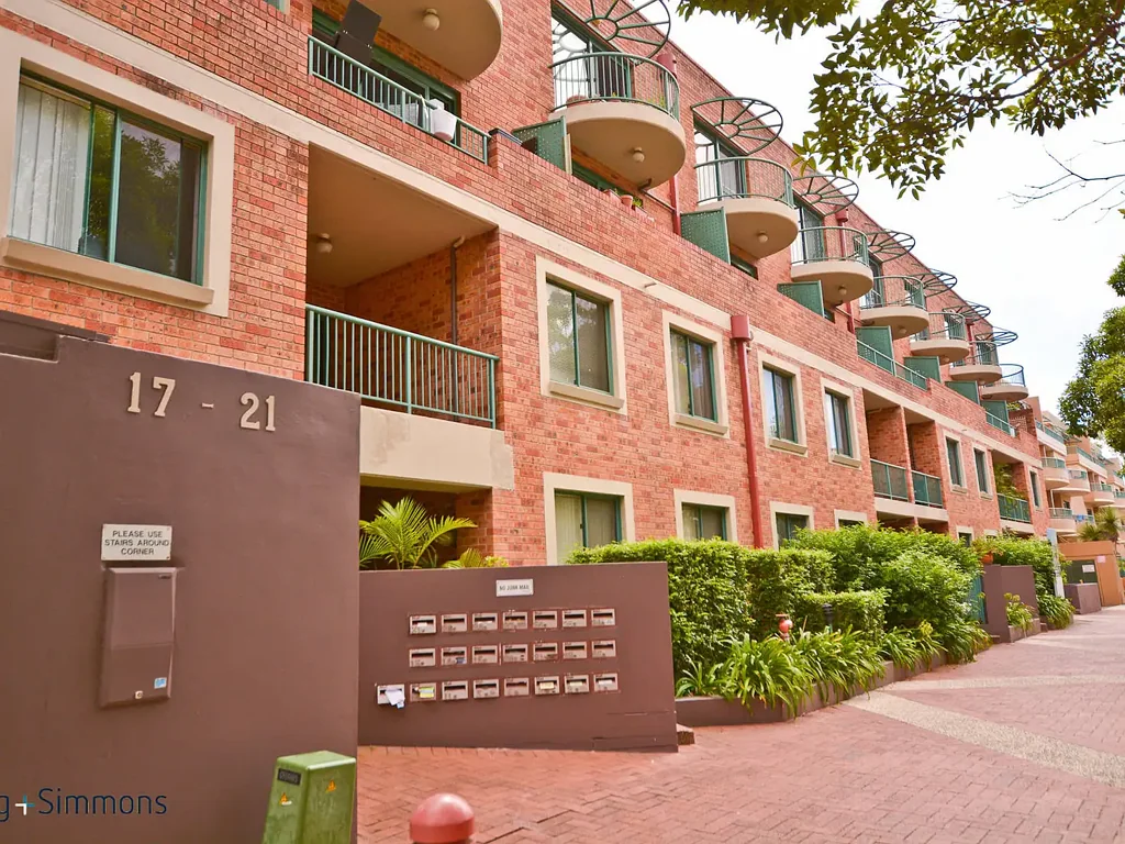 Modern Two Storey Apartment in Ideal Location