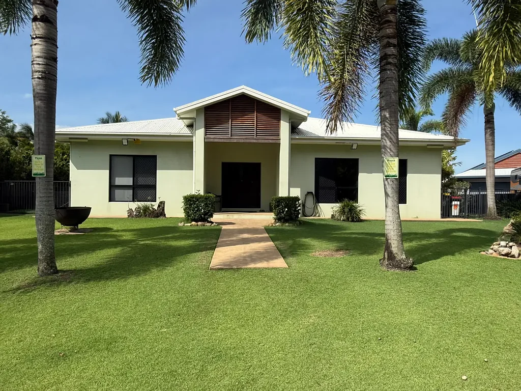 Cardwell 3房  Open Plan Tropical Living at its best !!! all just seconds from the boat ramp and gateway to Hinchinbrook Island and the Great Barrier Reef