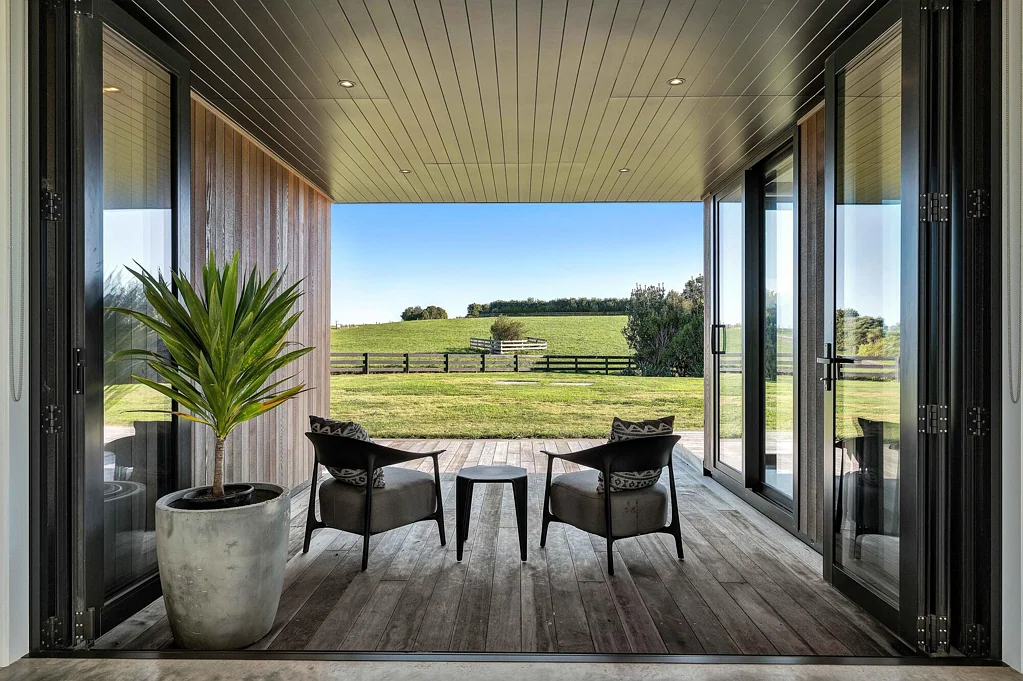 Omata 3房  Architectural. Stunning views. Exceptional living