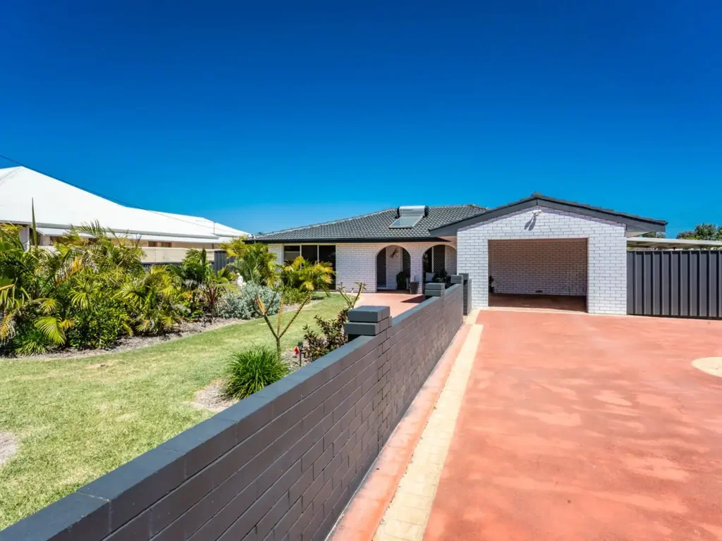 Bluff Point 3Habitaciones WOW!  Absolute Charmer in a Prime Location