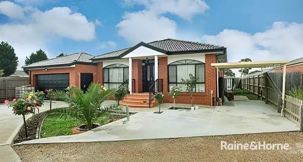 Comfortable Family Home in a Quiet Court Location