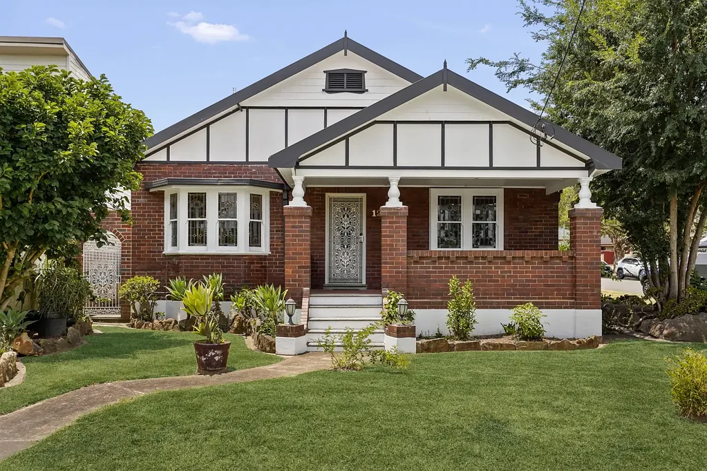 Riverstone 3બેડરૂમ Charming 1930s cottage in prime corner position