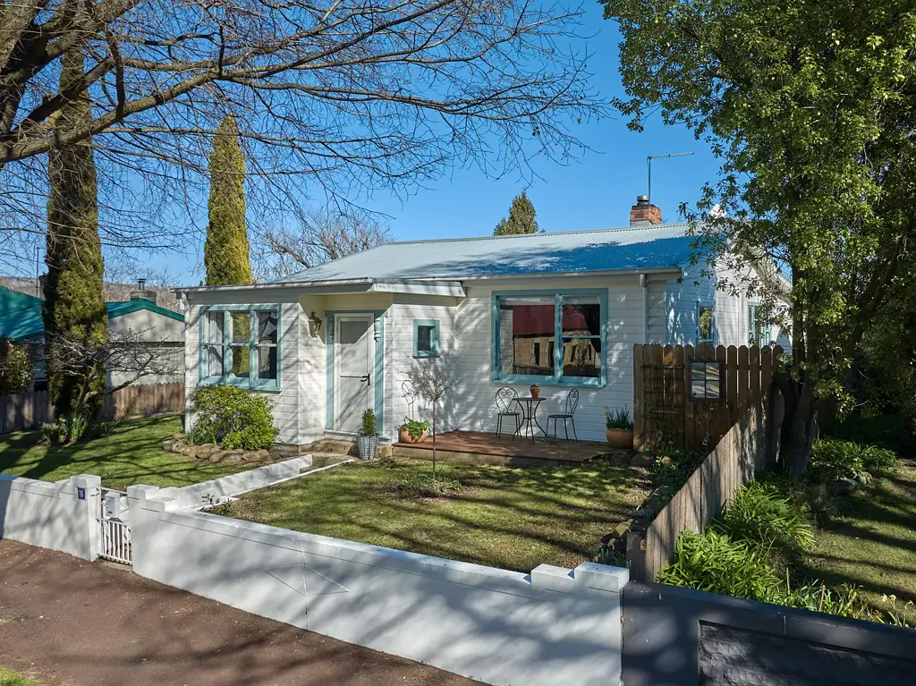 Ross 3 Bedroom 'Ross, River & Ridiculously Charming"