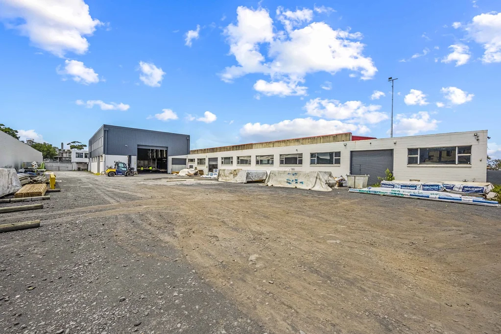 Penrose  Strategically Positioned Warehouse & Yard