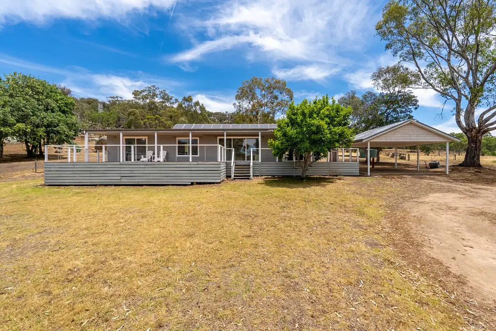 Euroa  33 Acres of Pure Starlight: Your Private Domain of Absolute Escape.