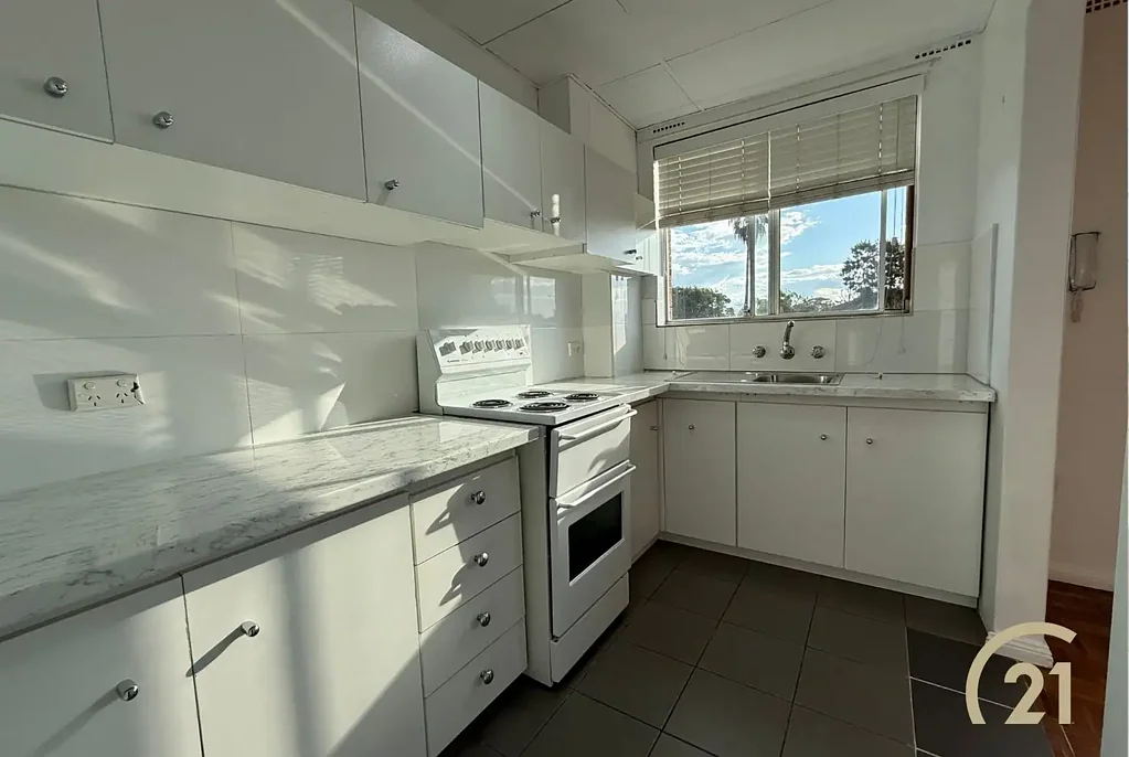 Updated 1 Bedroom Unit, In A Prime Location!