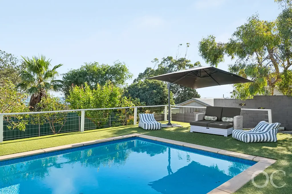 Marino 4Zimmer Open the Door to Ocean Views & Coastal Entertaining / Close the Door On Compromise