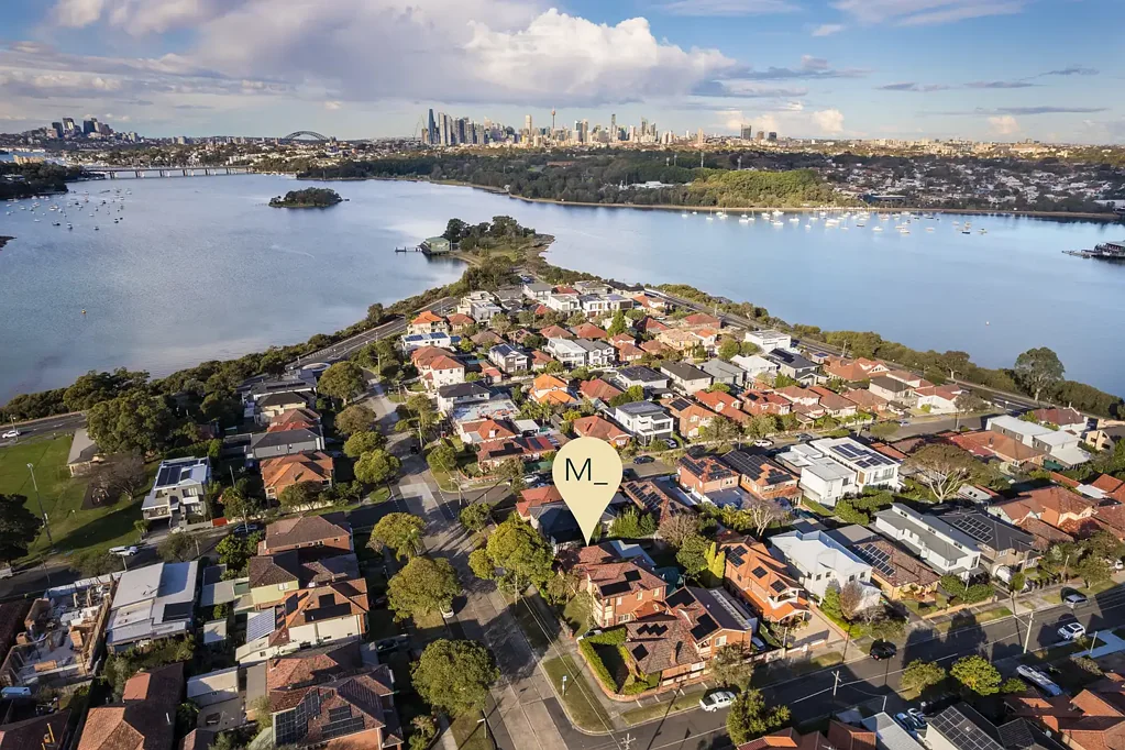 Rodd Point 3ਬੈੱਡਰੂਮ A Freestanding Bayside Classic With A Bright Future OPEN SAT 9:15AM- 9:45AM