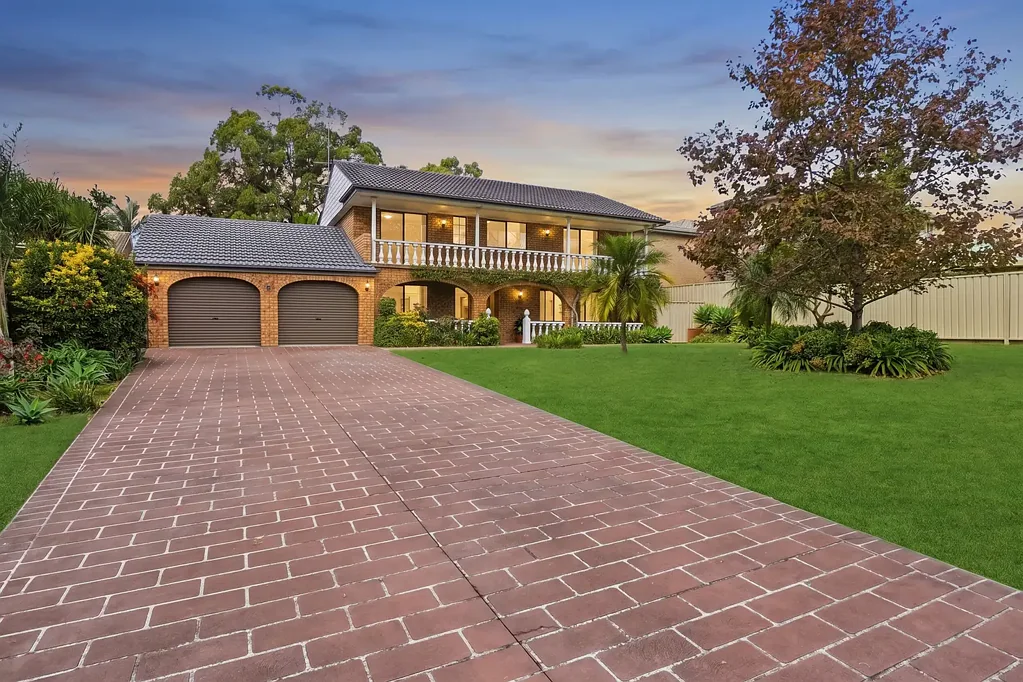 Quakers Hill 5 Bedroom Rare 996sqm Grand Family Entertainer with 22.4m Frontage & Future Potential (STCA)