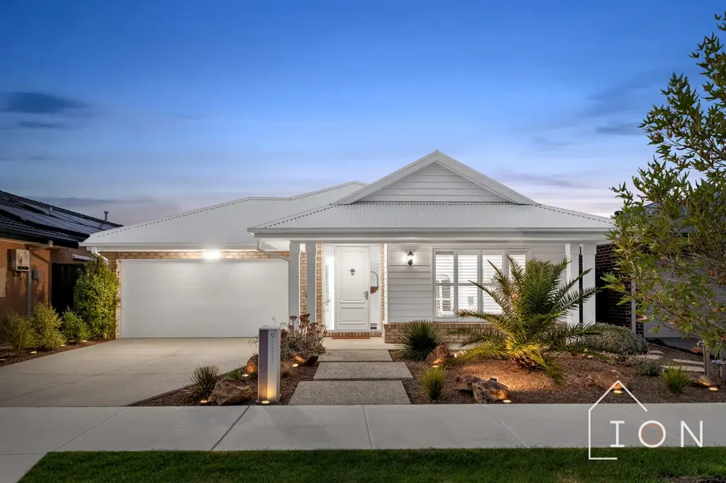 9 Parakeet Street, Clyde North, VIC 3978