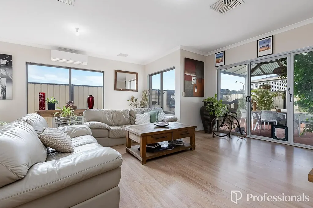Clarkson 4침실 Spacious Family Living with Multiple Living Zones in a Prime Clarkson Location