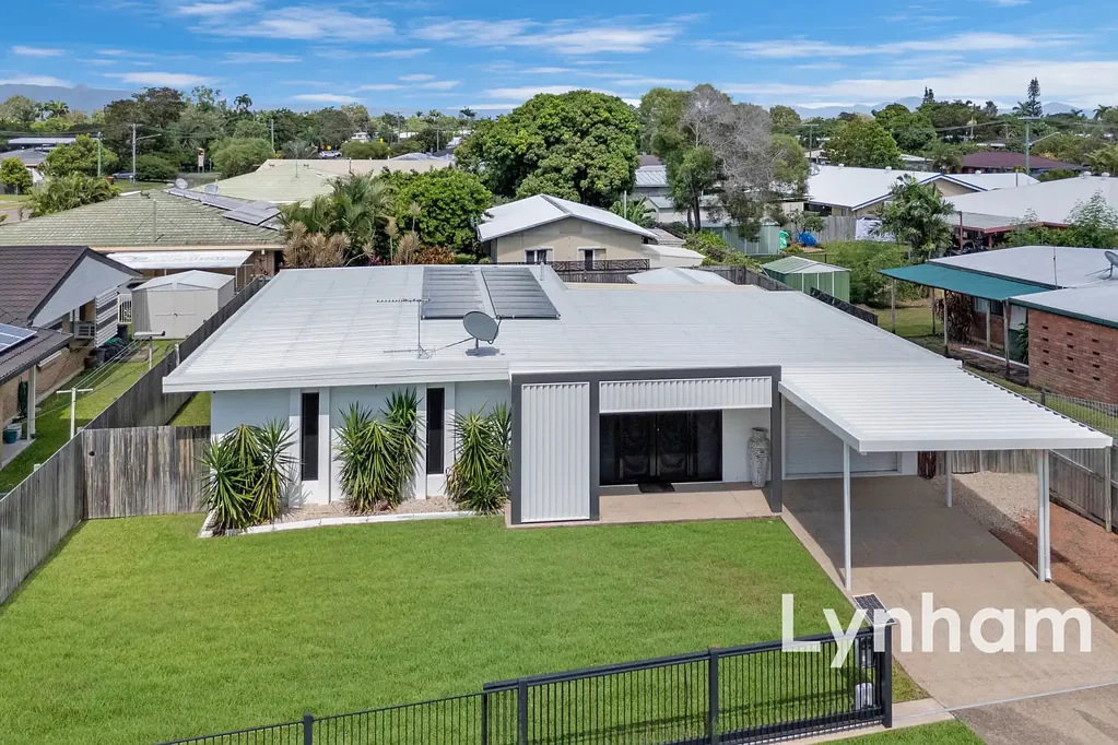 Heatley 3 Bedroom "Simply Stunning" Modern Renovation, Move-In Ready with Entertaining Space