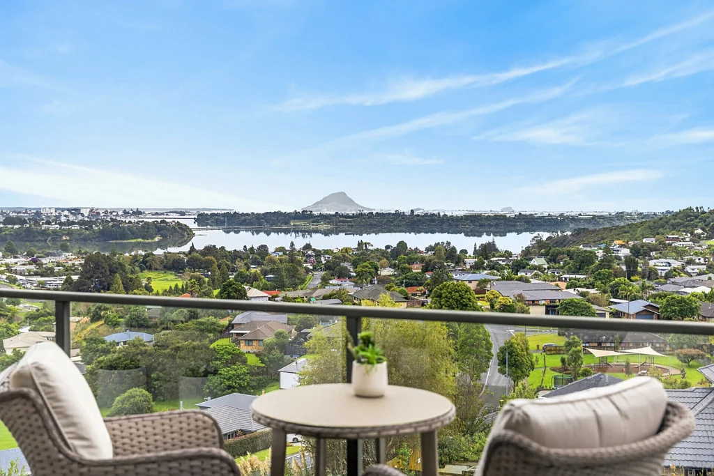 Welcome Bay 3બેડરૂમ Panoramic Views, Modern Comforts & Versatility