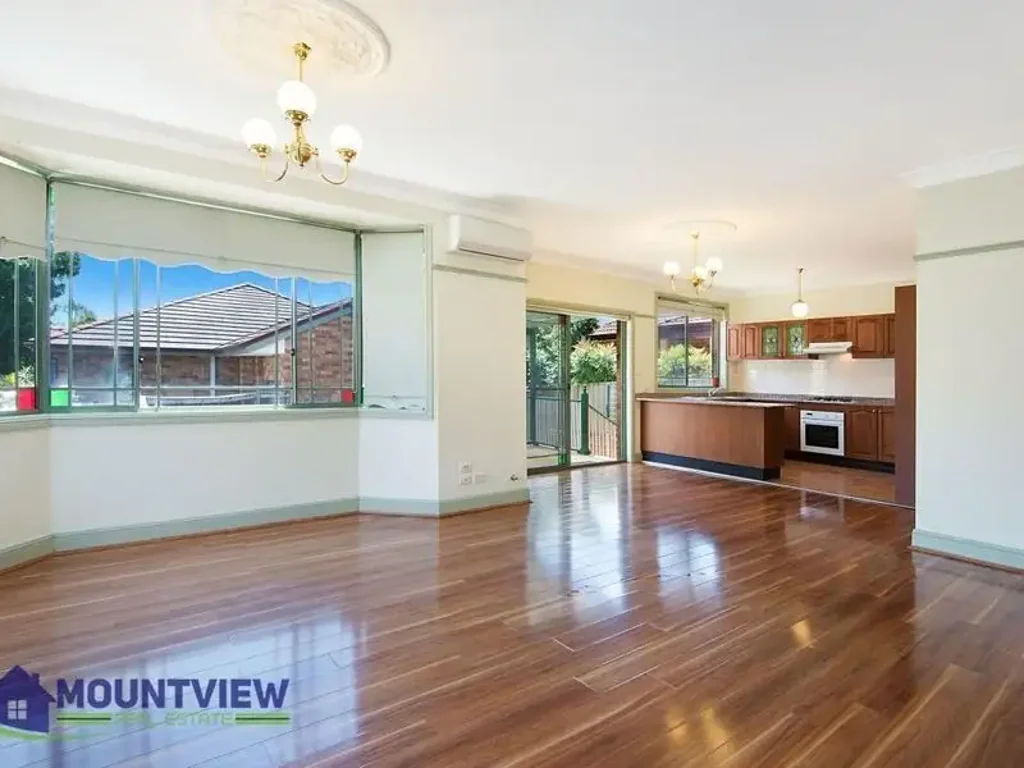 Spacious 3 Bedroom Villa in Ultra Convenient Location