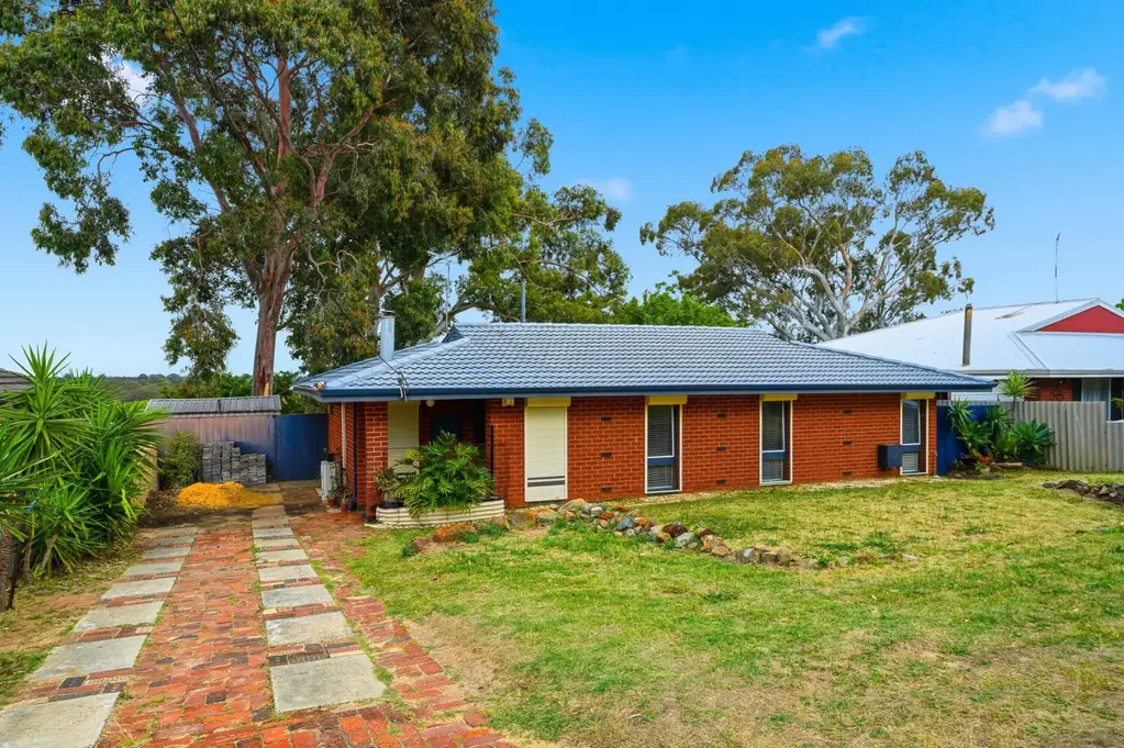 30 Vistula Terrace, Kelmscott, WA 6111