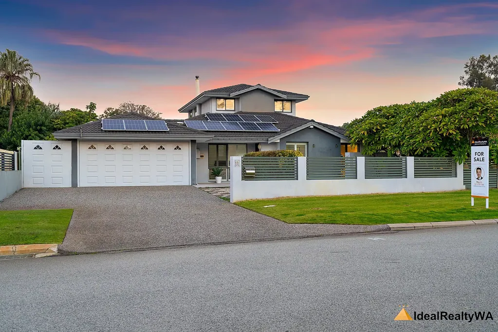 Willetton 5ห้องนอน RENOVATED STUNNING LARGE FAMLILY RESIDENCE ON PRIME LOCATION & DUAL SCHOOL ZONE ,1988