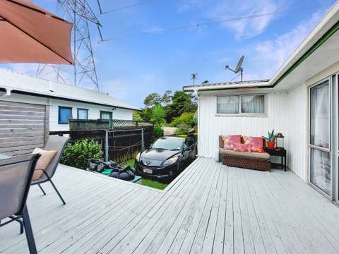 2 Bedroom Home with Spacious Deck & Double Carpark – Portage Road, New Lynn