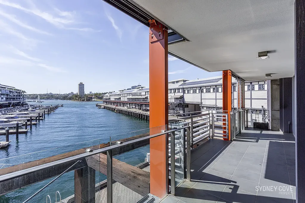 WONDERFUL WALSH BAY APARTMENT | Unfurnished
