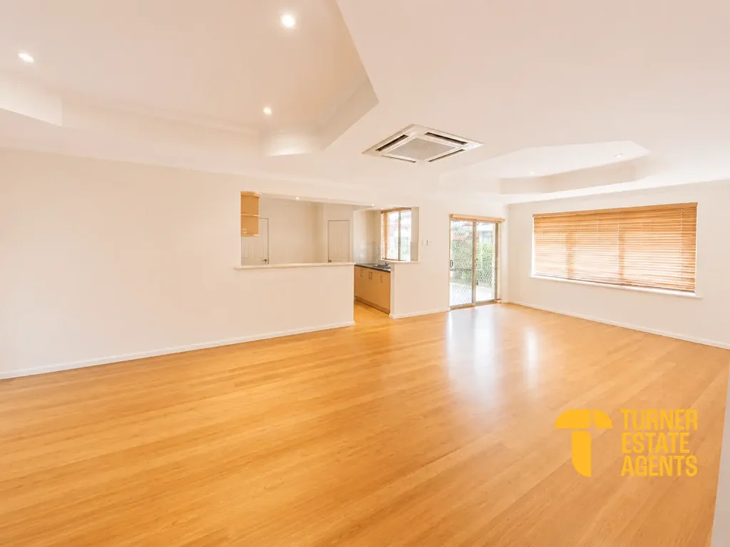 Hamilton Hill 4Phòng ngủ Family Living Moments from Parklands and the Ocean