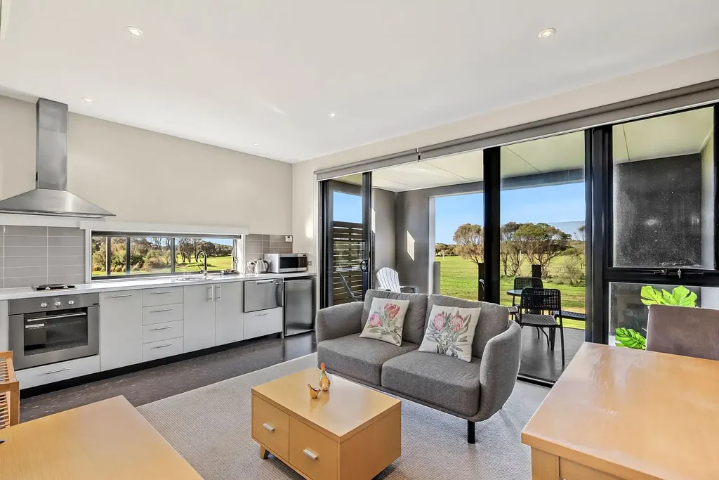 Connewarre 1Moenga Holiday and Investment Hideaway!
