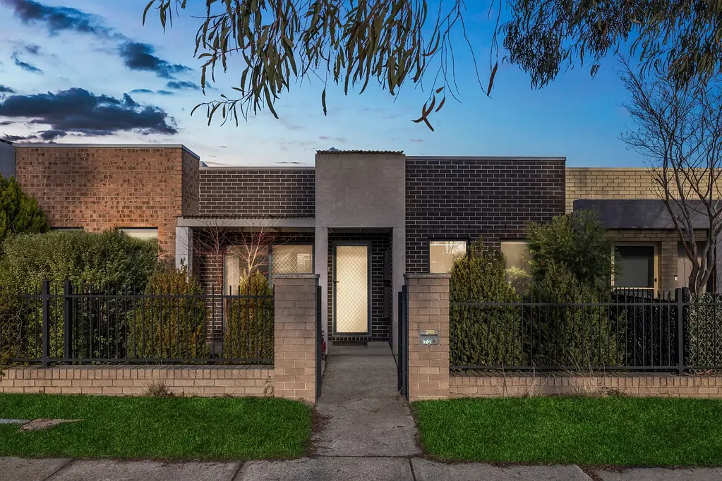 Franklin 3ਬੈੱਡਰੂਮ Separately titled villa in the heart of Franklin