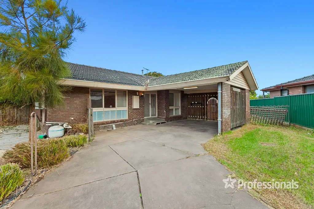 Four bedroom family home near Pacific Werribee!