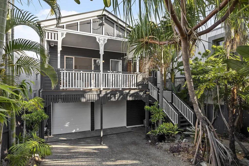 Camp Hill 5غرفة نوم A Timeless Queenslander with Modern Family Flexibility