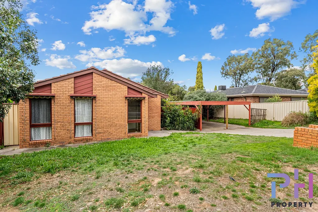 CHARMING FAMILY HOME IN QUIET COURT LOCATION