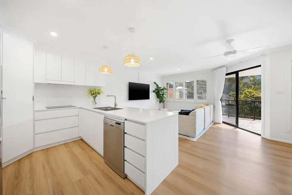 Port Macquarie 3房  THE PERFECT BLEND OF PRIVACY, CONVENIENCE & COASTAL LIVING