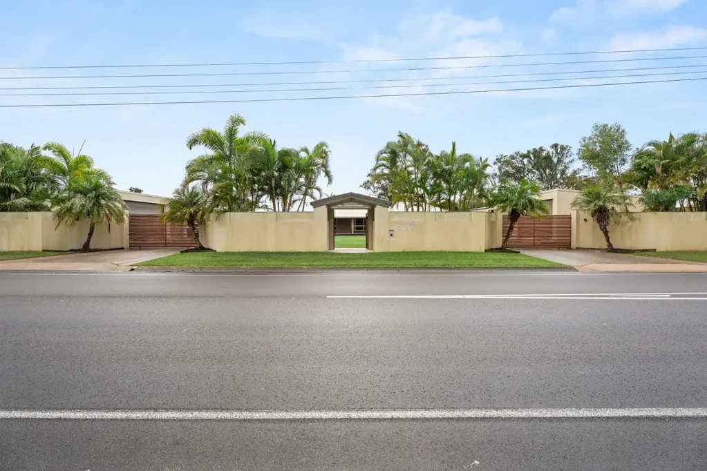Kawungan 4 Bedroom ACREAGE LIVING WITHOUT COMPROMISE – RENOVATED FAMILY HOME, POOL & MASSIVE SHEDS ON 3,642SQM