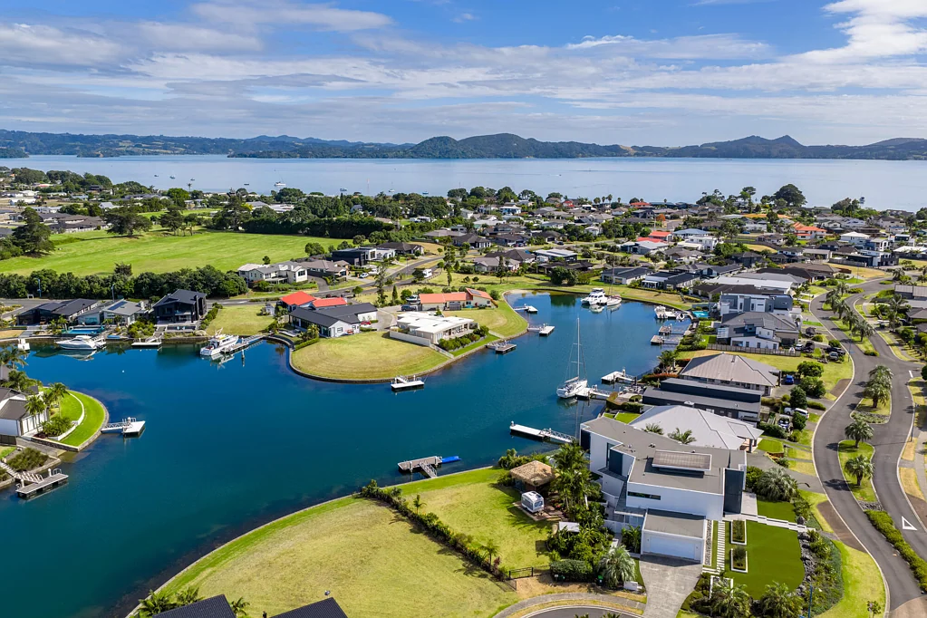 One Tree Point Elite Waterfront. Enduring Value