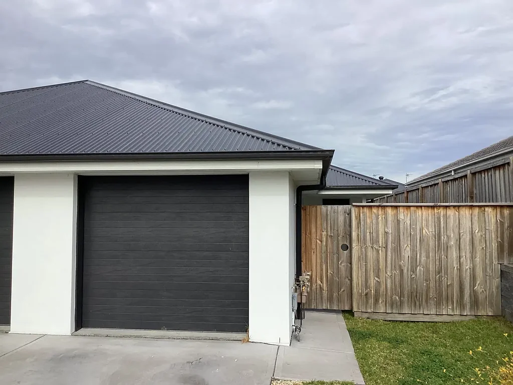 Low-Maintenance Living - water included in rent!