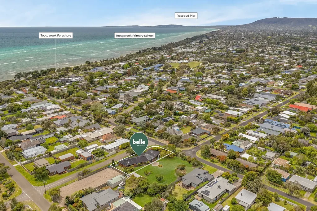 Tootgarook 4ห้องนอน Custom built retro home steps from the beach