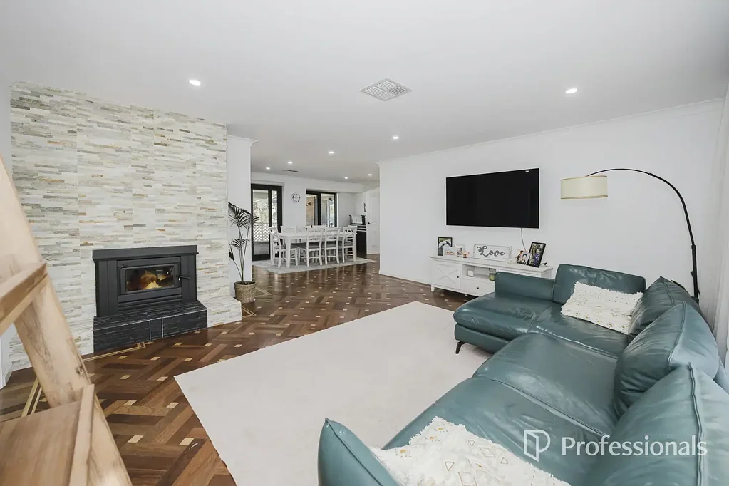 Marangaroo 6침실 6-BEDROOM FAMILY HOME IN WEST MARANGAROO