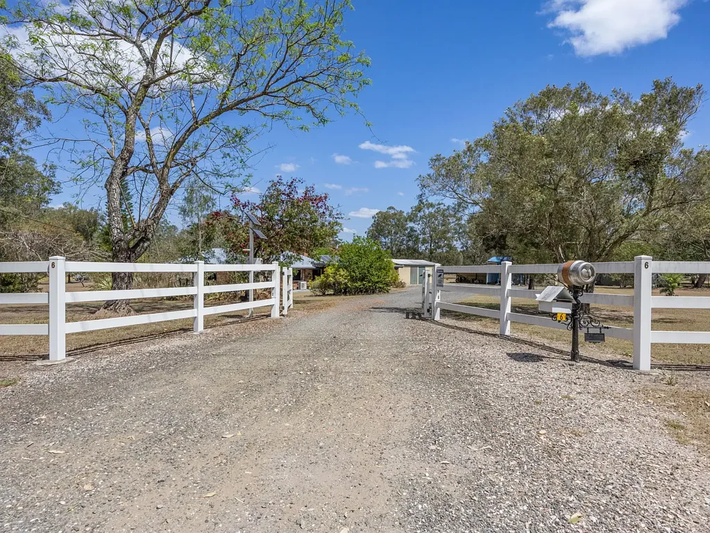6 Caledonian Road, Thagoona, QLD 4306