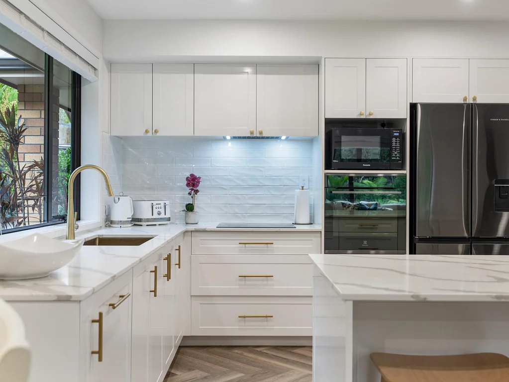 Papakura 4房 低维护乡村别墅，必售！泳池+带顶露台，宁静私密，生活所需近在咫尺，拎包入住！ Renovated Lifestyle - Pool, Land & Privacy