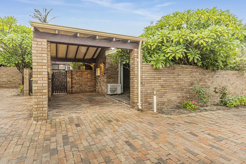 Osborne Park 2房  This Gorgeous Villa will not last !